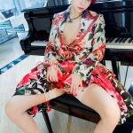 Шлюха Тигрёнок сосет писю Интимсити