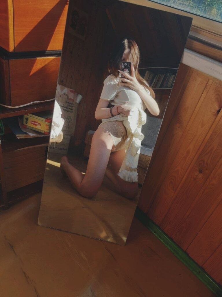 Эскортница Аня IntimCity