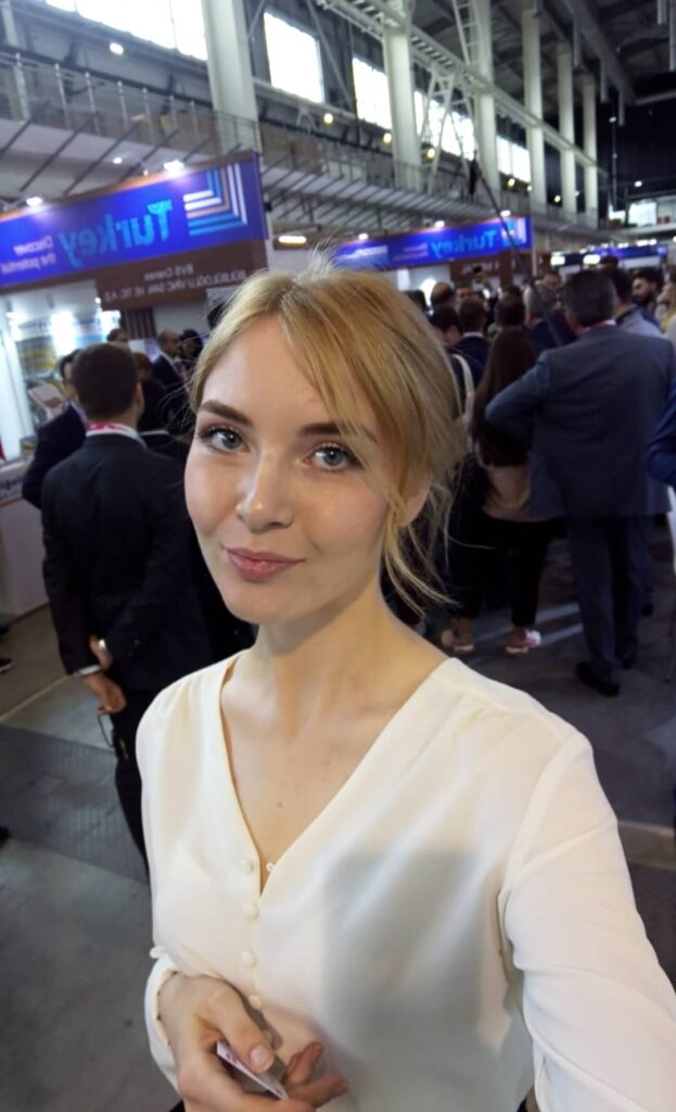 Элитная проститутка Лиза Интимсити
